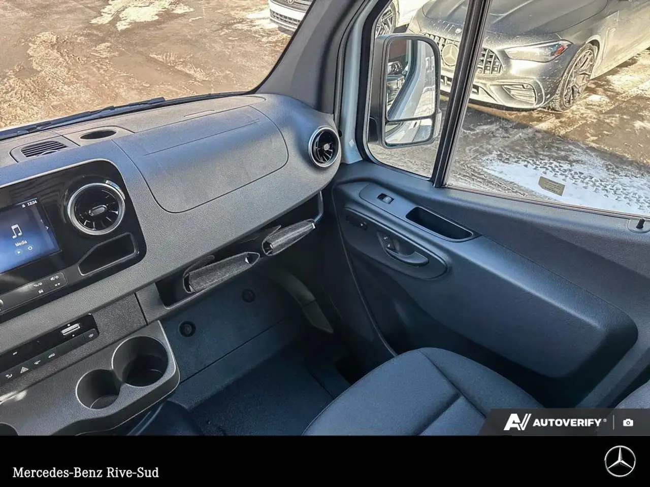 Mercedes-Benz Sprinter снимка Mercedes-Benz Sprinter