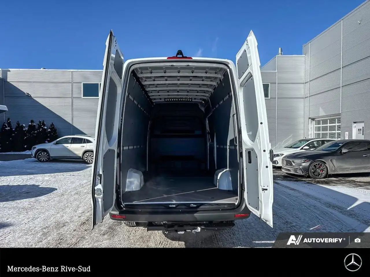 Mercedes-Benz Sprinter снимка Mercedes-Benz Sprinter