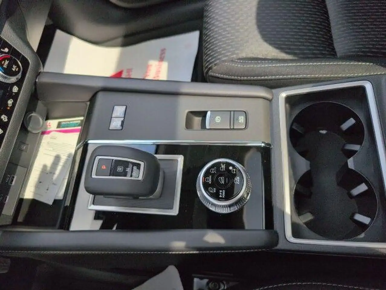 Mitsubishi Outlander снимка Mitsubishi Outlander
