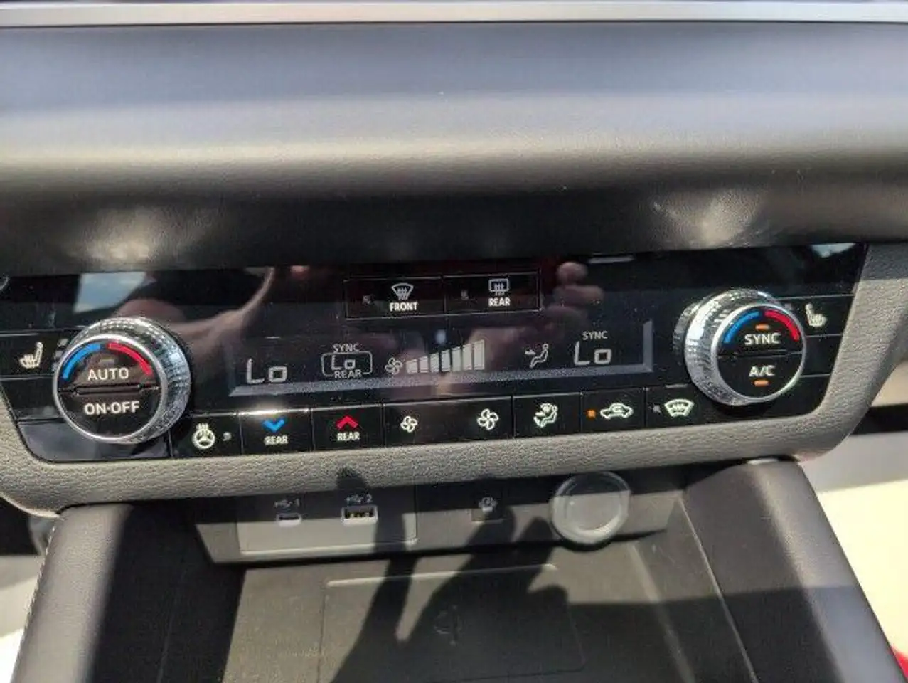 Mitsubishi Outlander снимка Mitsubishi Outlander