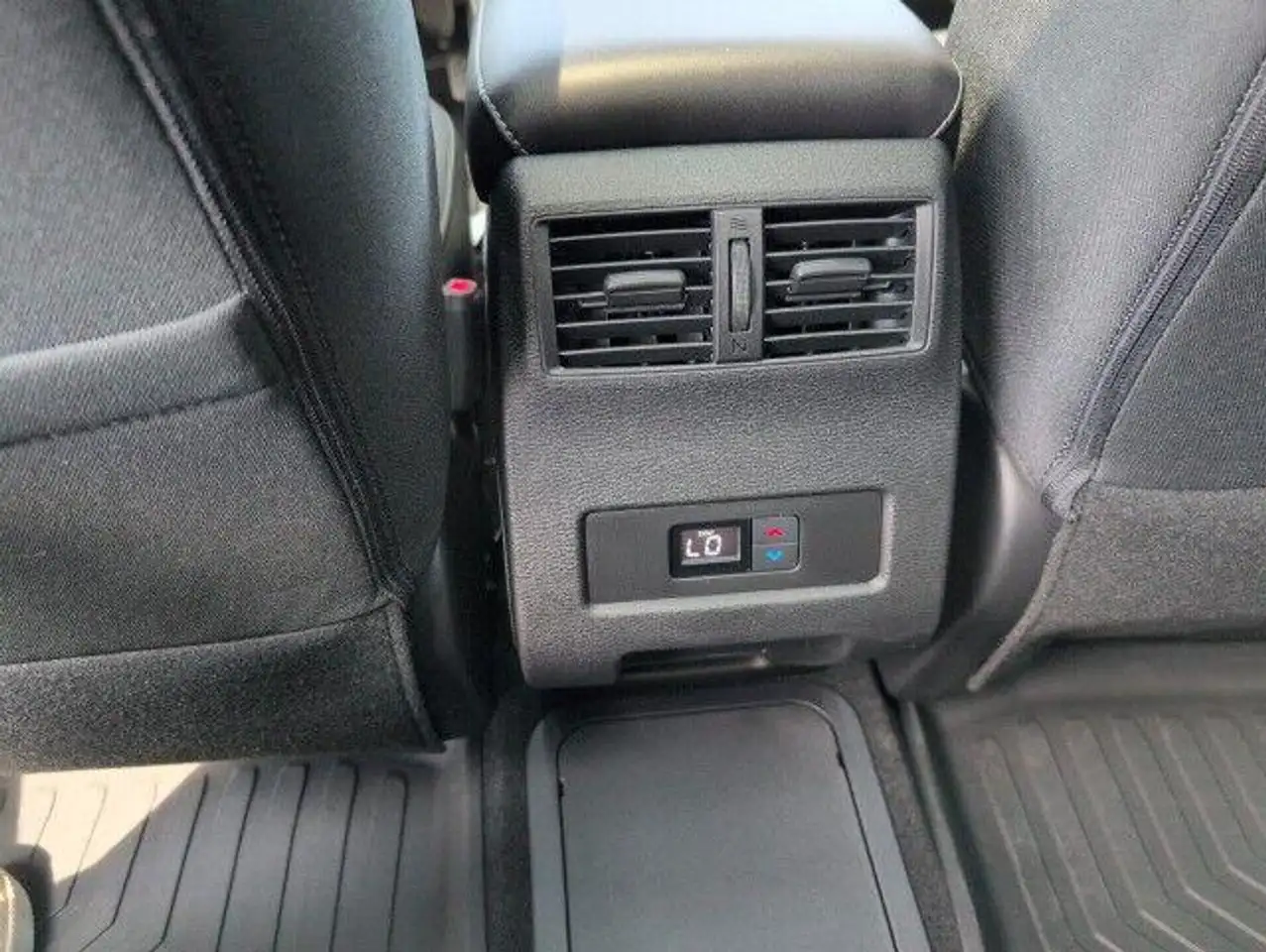 Mitsubishi Outlander снимка Mitsubishi Outlander