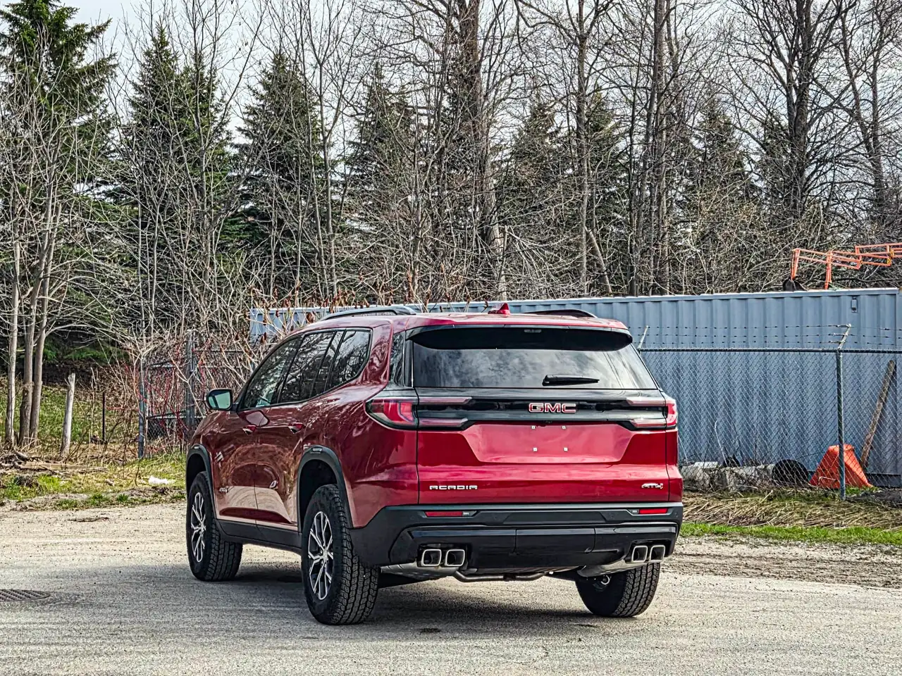 GMC Acadia снимка GMC Acadia
