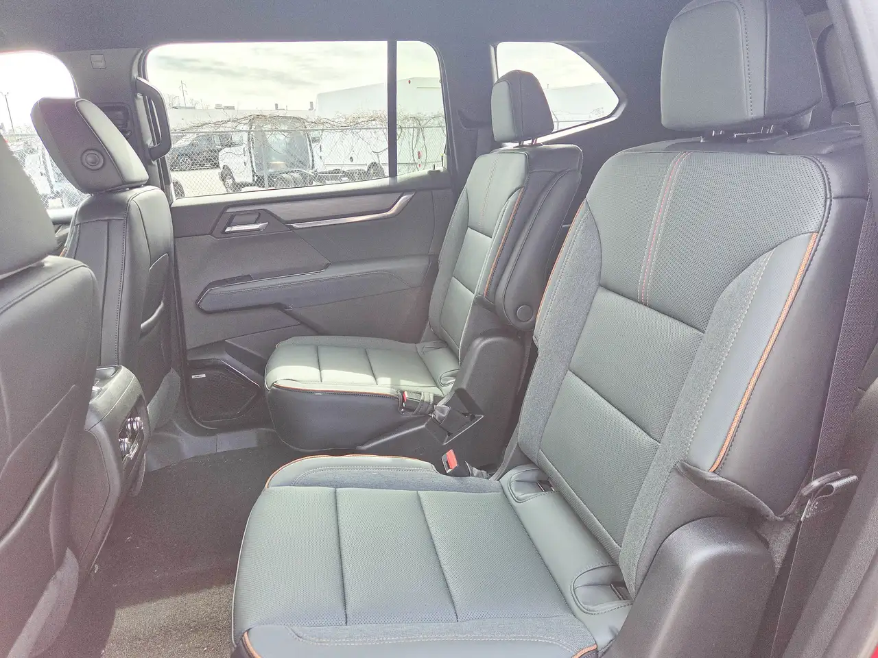 GMC Acadia снимка GMC Acadia