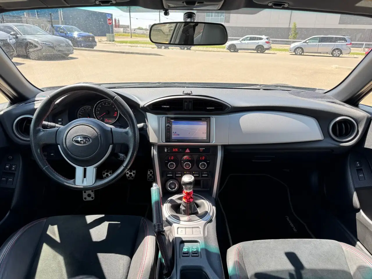Subaru BRZ снимка Subaru BRZ