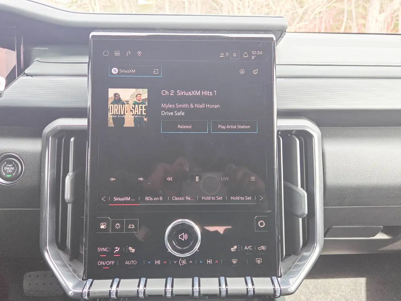 GMC Acadia снимка GMC Acadia