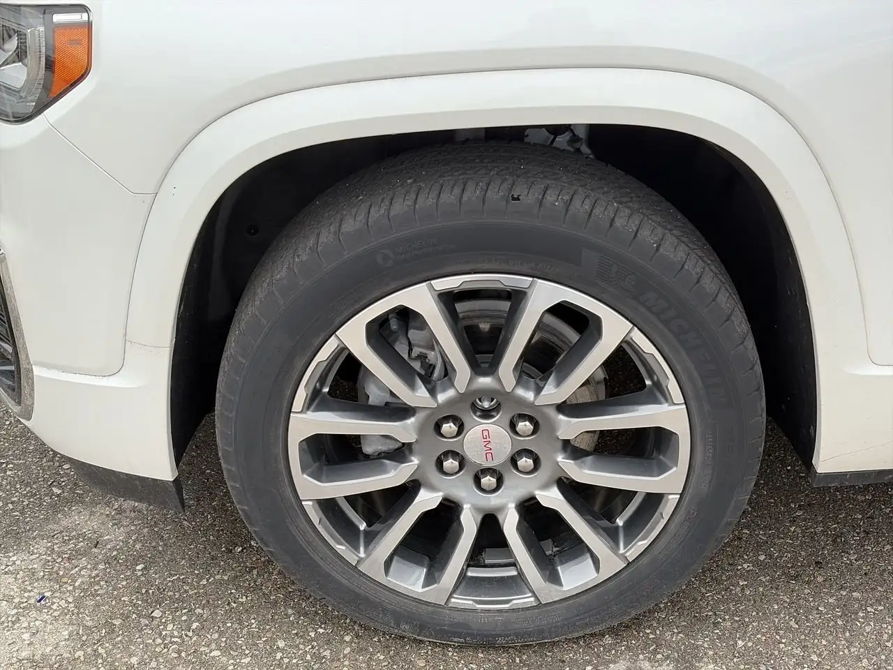 GMC Acadia photo GMC Acadia