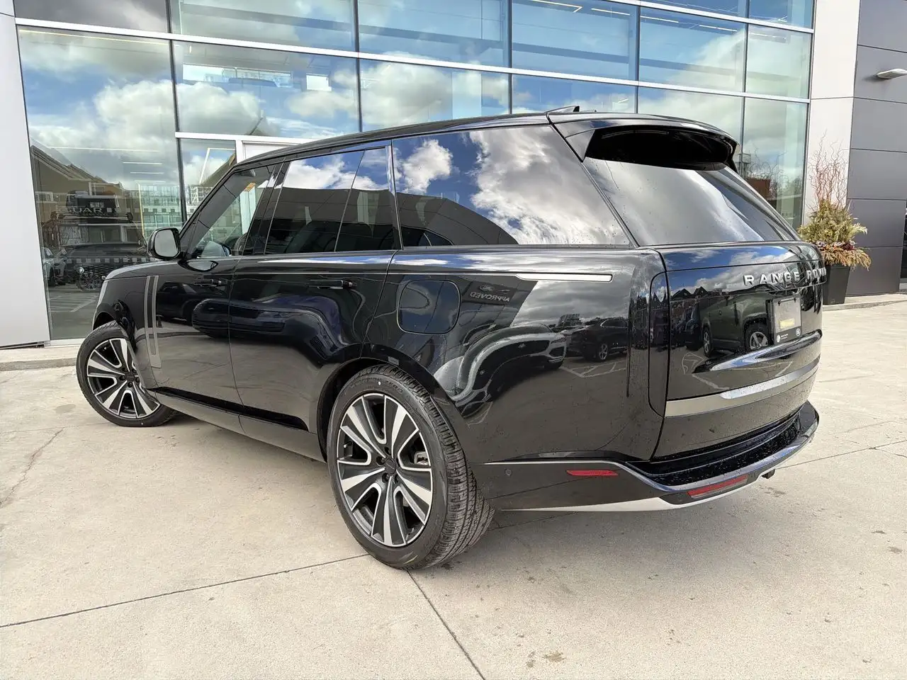 Land Rover Range Rover photo Land Rover Range Rover
