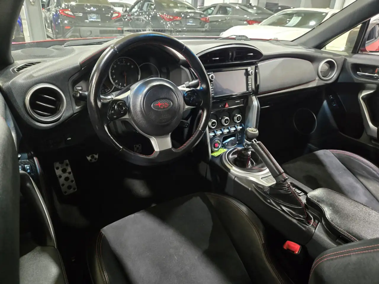 Subaru BRZ снимка Subaru BRZ