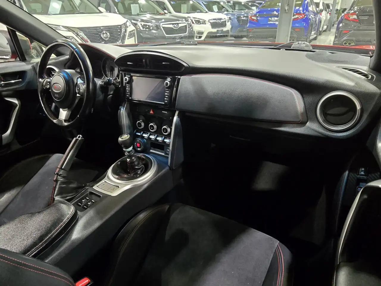 Subaru BRZ снимка Subaru BRZ