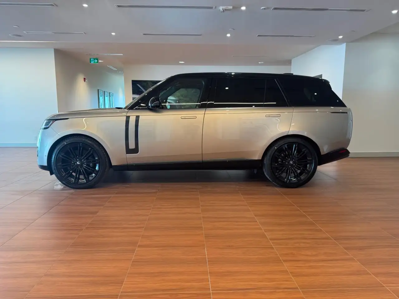 Land Rover Range Rover снимка Land Rover Range Rover