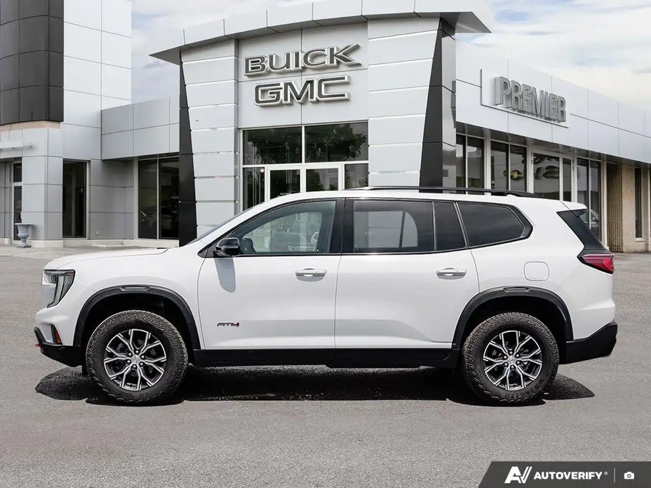 GMC Acadia снимка GMC Acadia