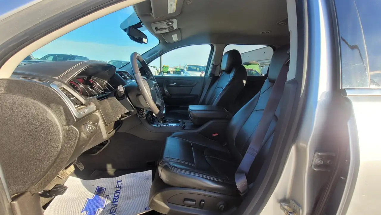 GMC Acadia снимка GMC Acadia