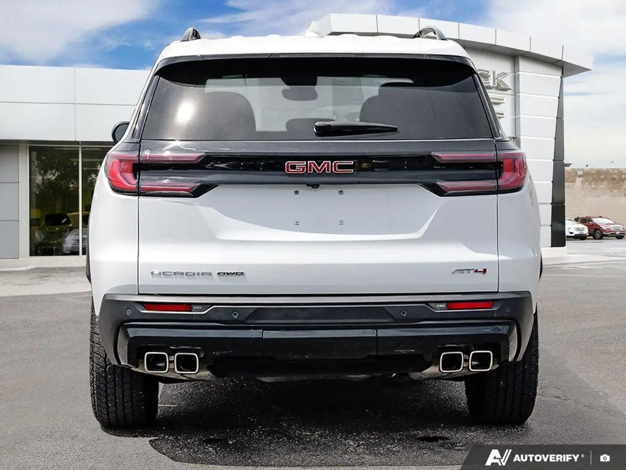 GMC Acadia снимка GMC Acadia