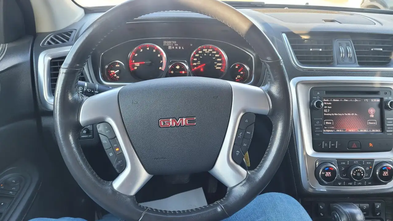 GMC Acadia снимка GMC Acadia