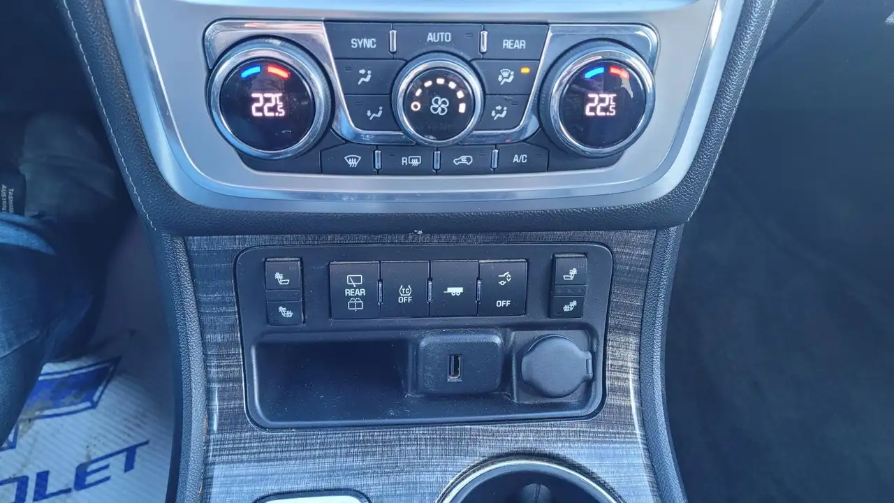 GMC Acadia снимка GMC Acadia