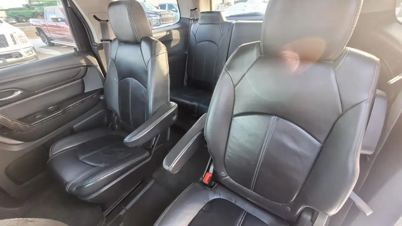 GMC Acadia снимка GMC Acadia