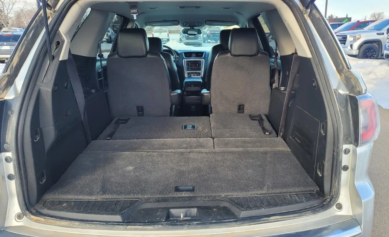 GMC Acadia снимка GMC Acadia