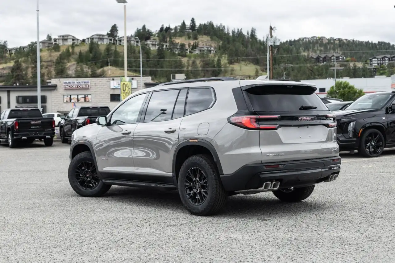 GMC Acadia снимка GMC Acadia
