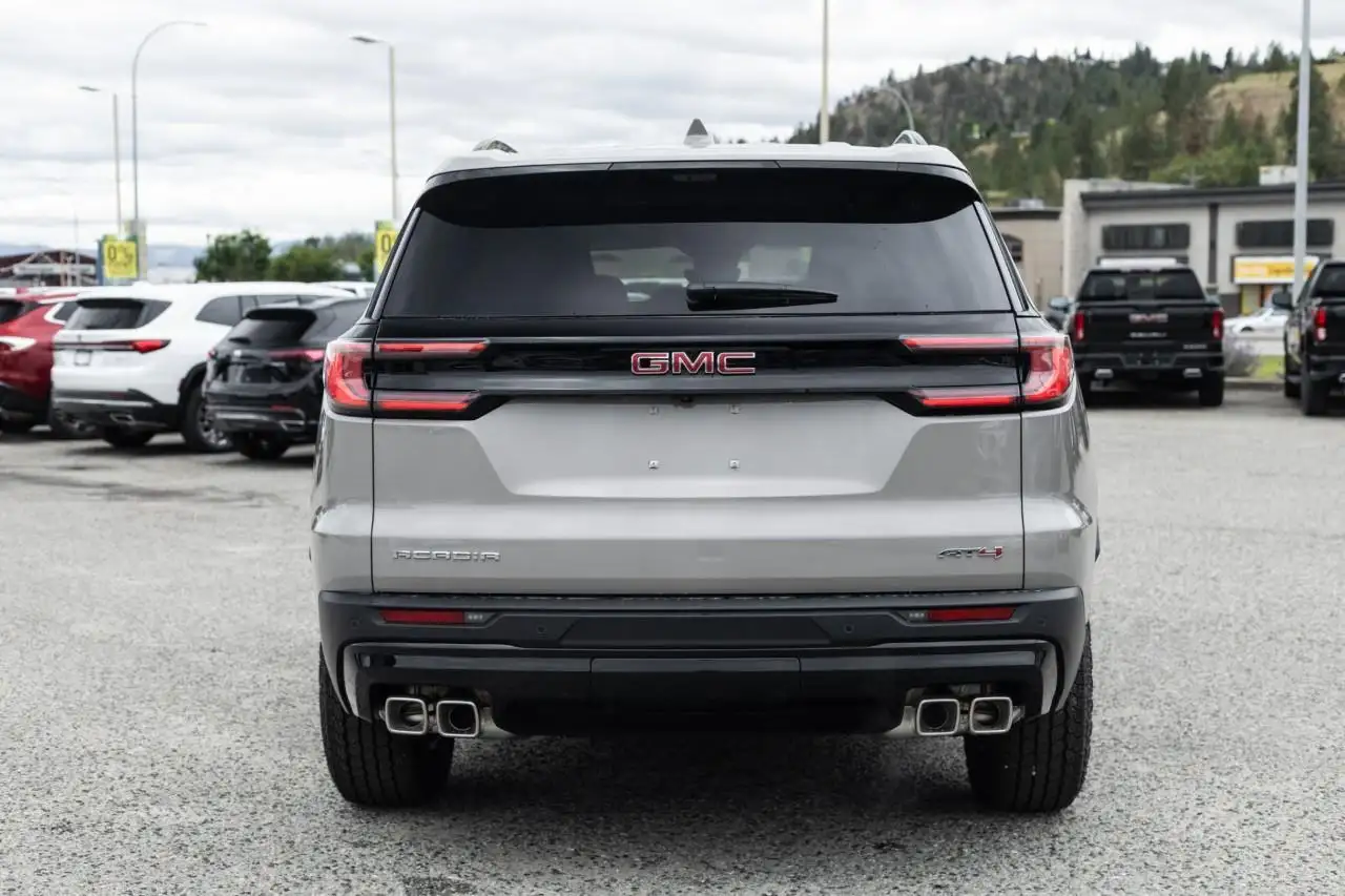 GMC Acadia снимка GMC Acadia