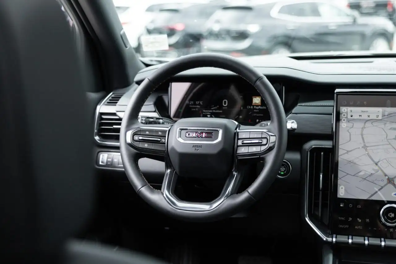 GMC Acadia снимка GMC Acadia