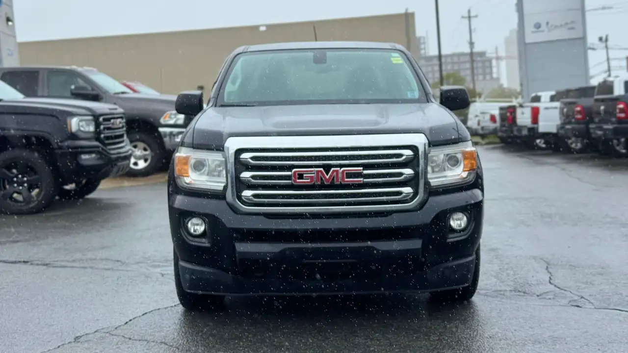 GMC Canyon photo GMC Canyon