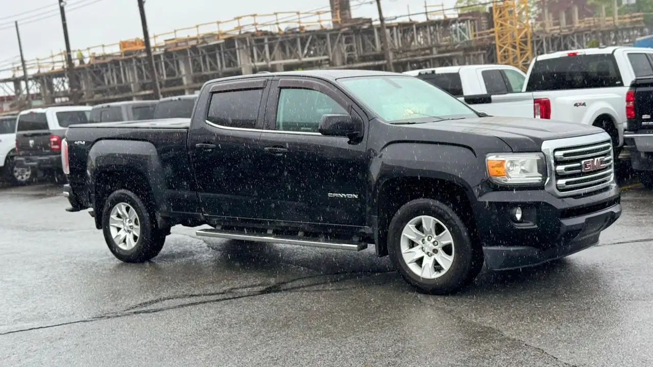 GMC Canyon photo GMC Canyon