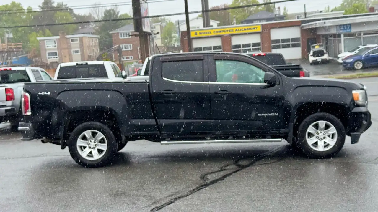 GMC Canyon photo GMC Canyon