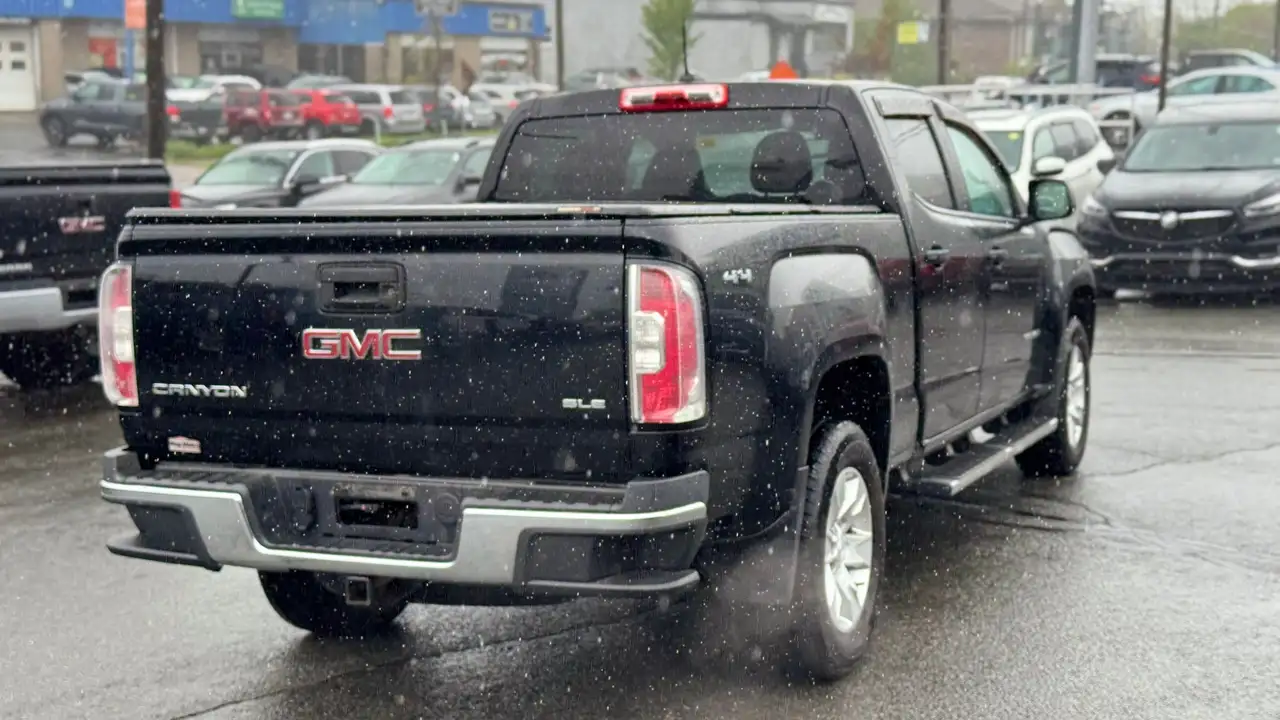 GMC Canyon photo GMC Canyon