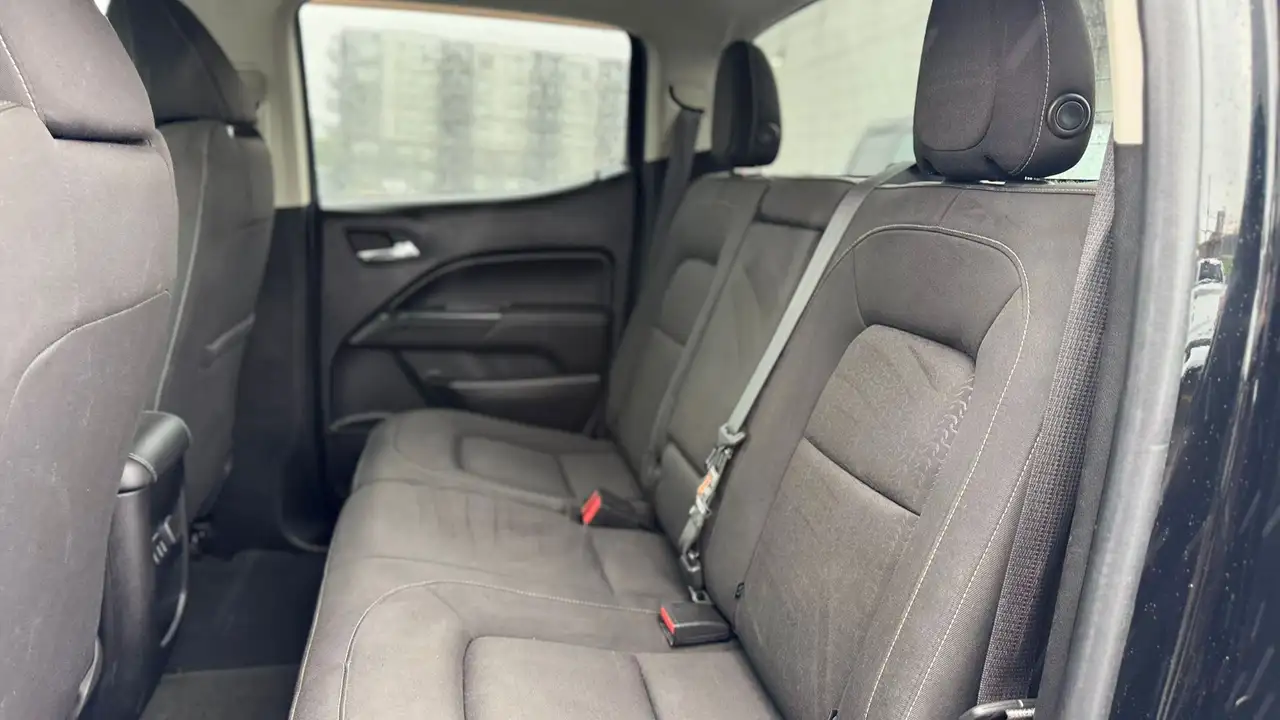 GMC Canyon photo GMC Canyon