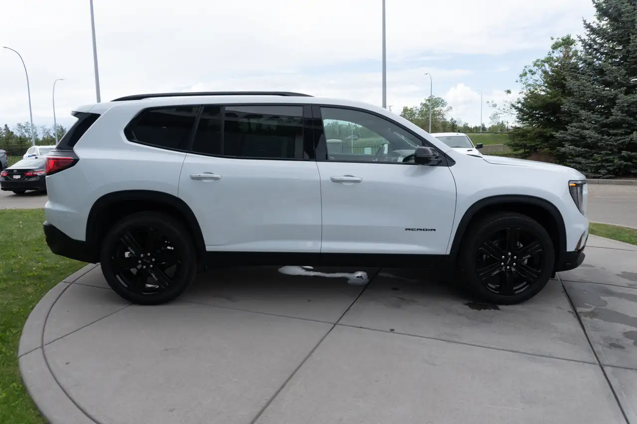GMC Acadia photo GMC Acadia