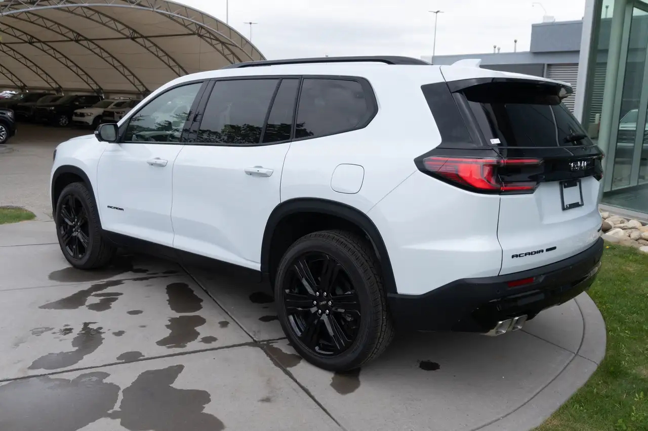 GMC Acadia photo GMC Acadia