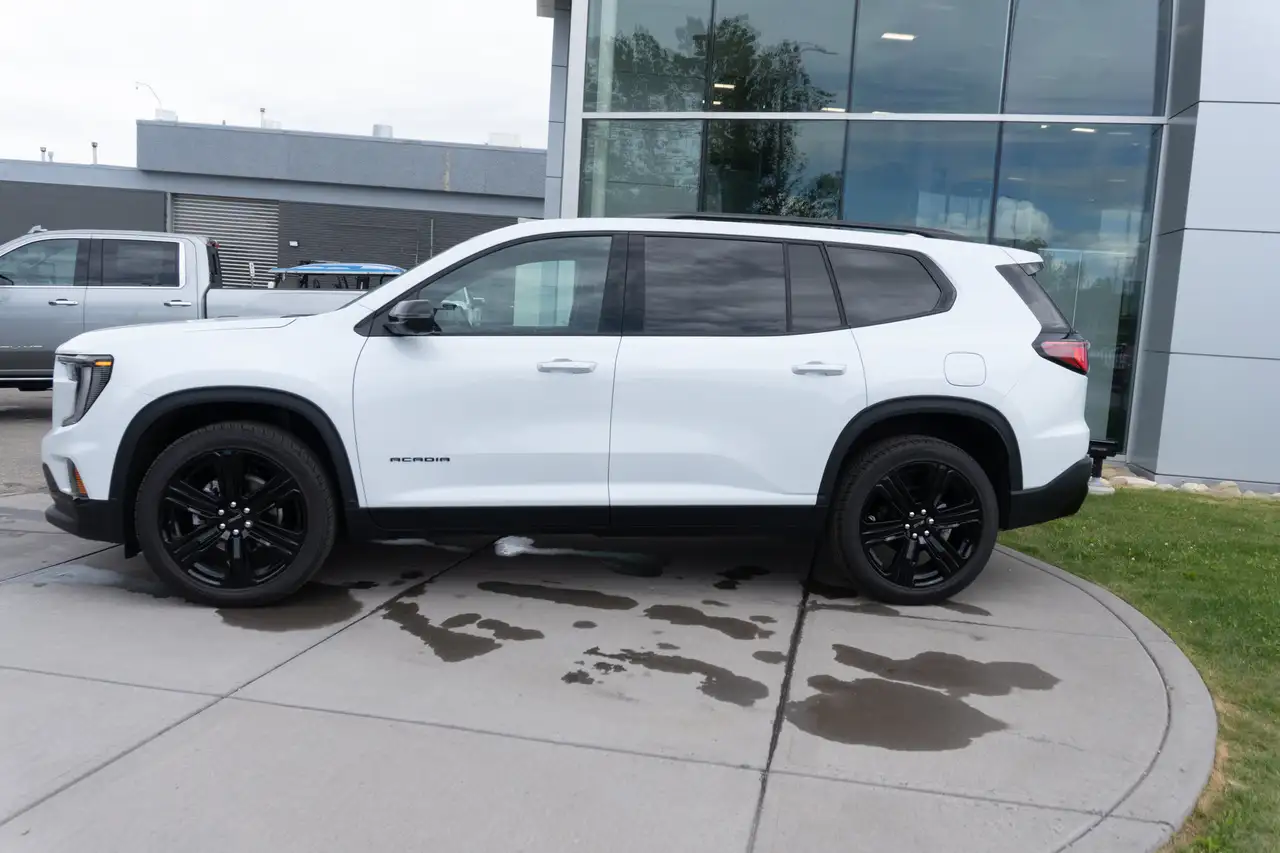GMC Acadia photo GMC Acadia