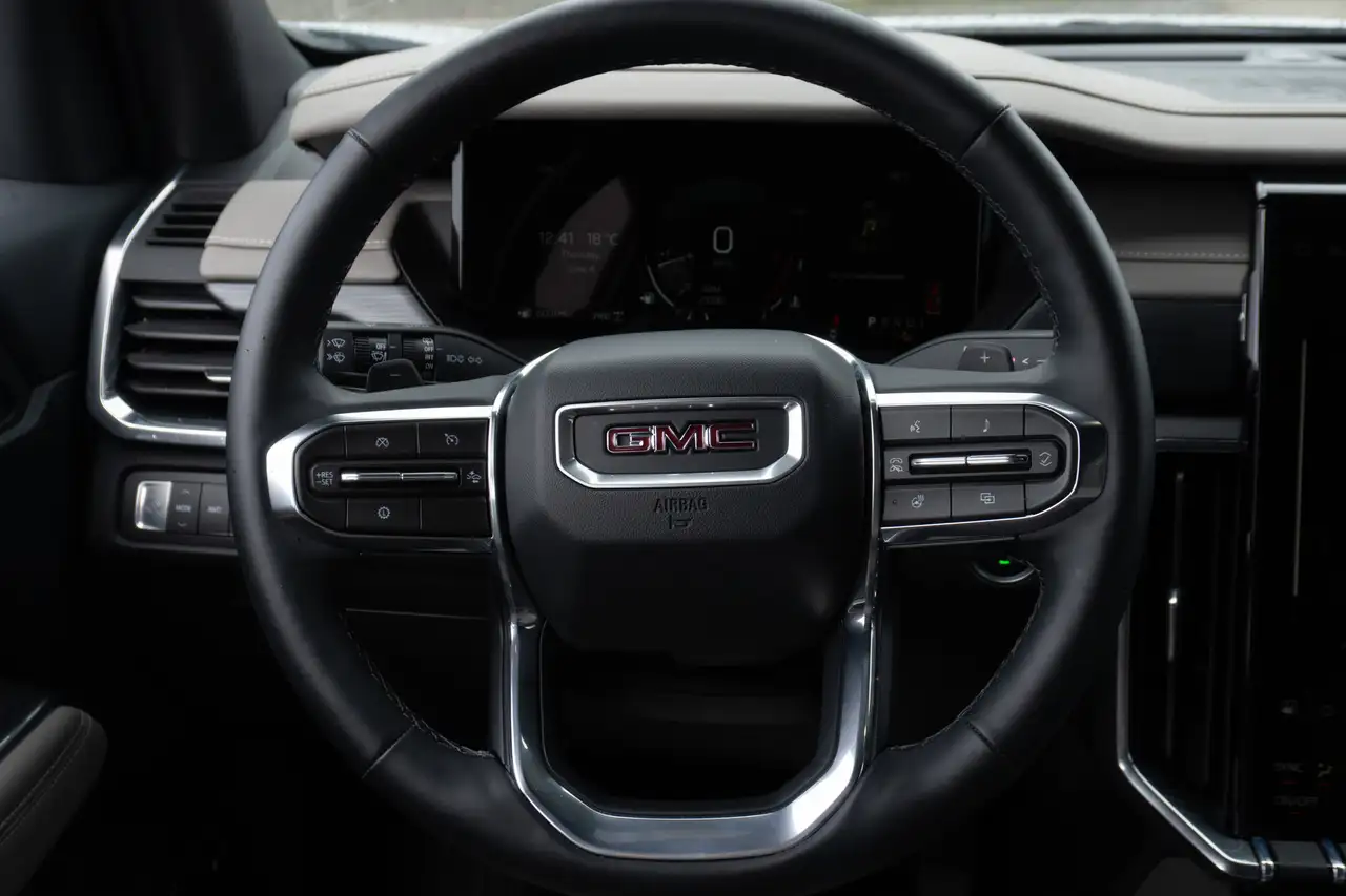 GMC Acadia photo GMC Acadia