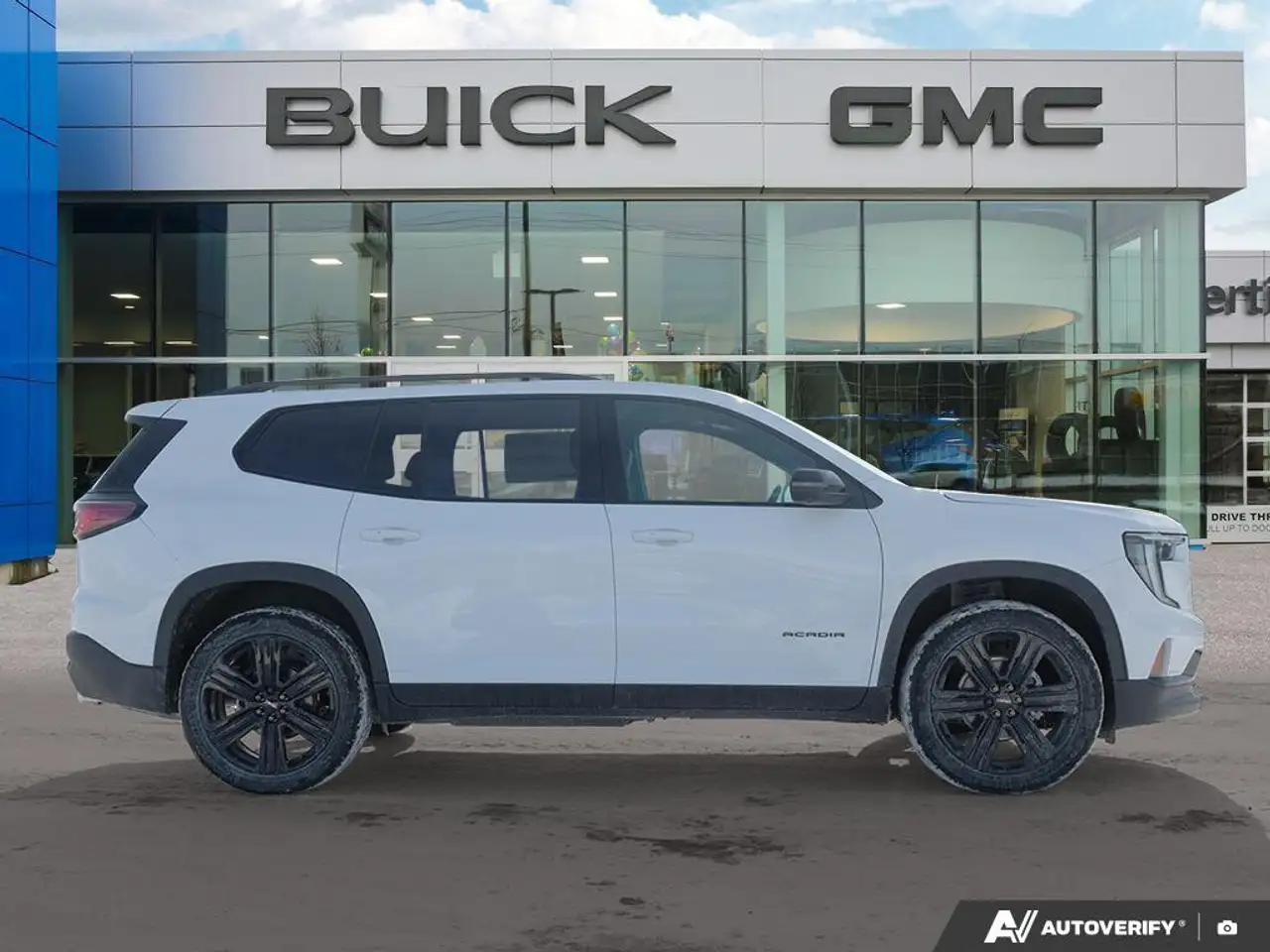 GMC Acadia снимка GMC Acadia