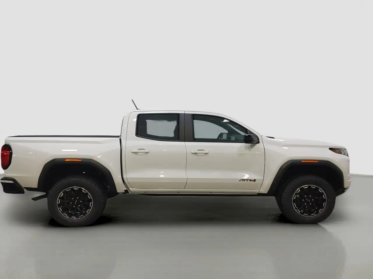 GMC Canyon photo GMC Canyon