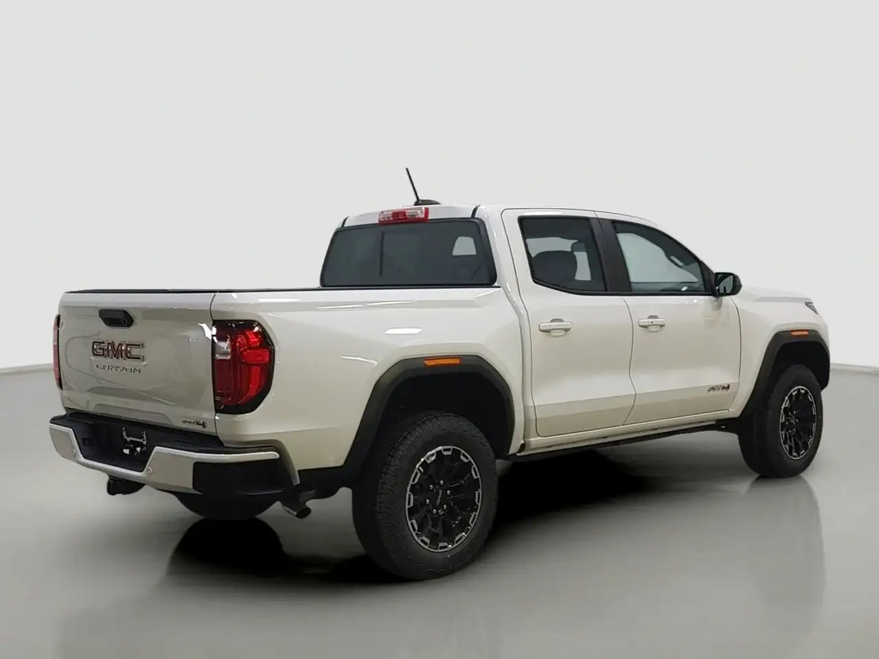 GMC Canyon photo GMC Canyon
