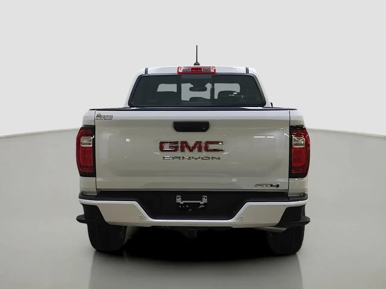 GMC Canyon photo GMC Canyon