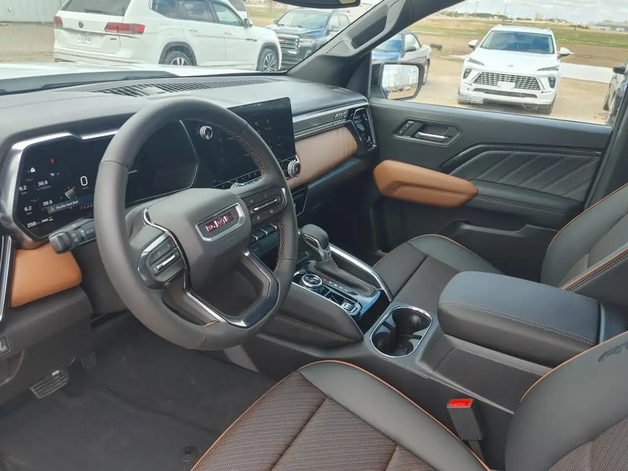 GMC Canyon photo GMC Canyon