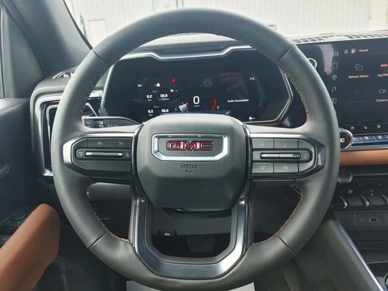 GMC Canyon photo GMC Canyon