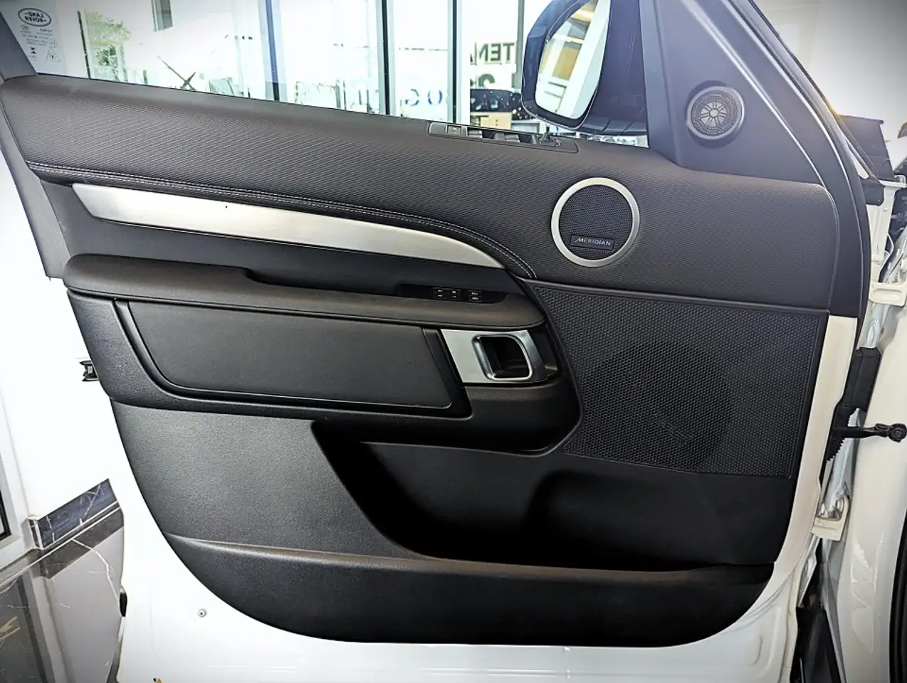 Land Rover Discovery снимка Land Rover Discovery