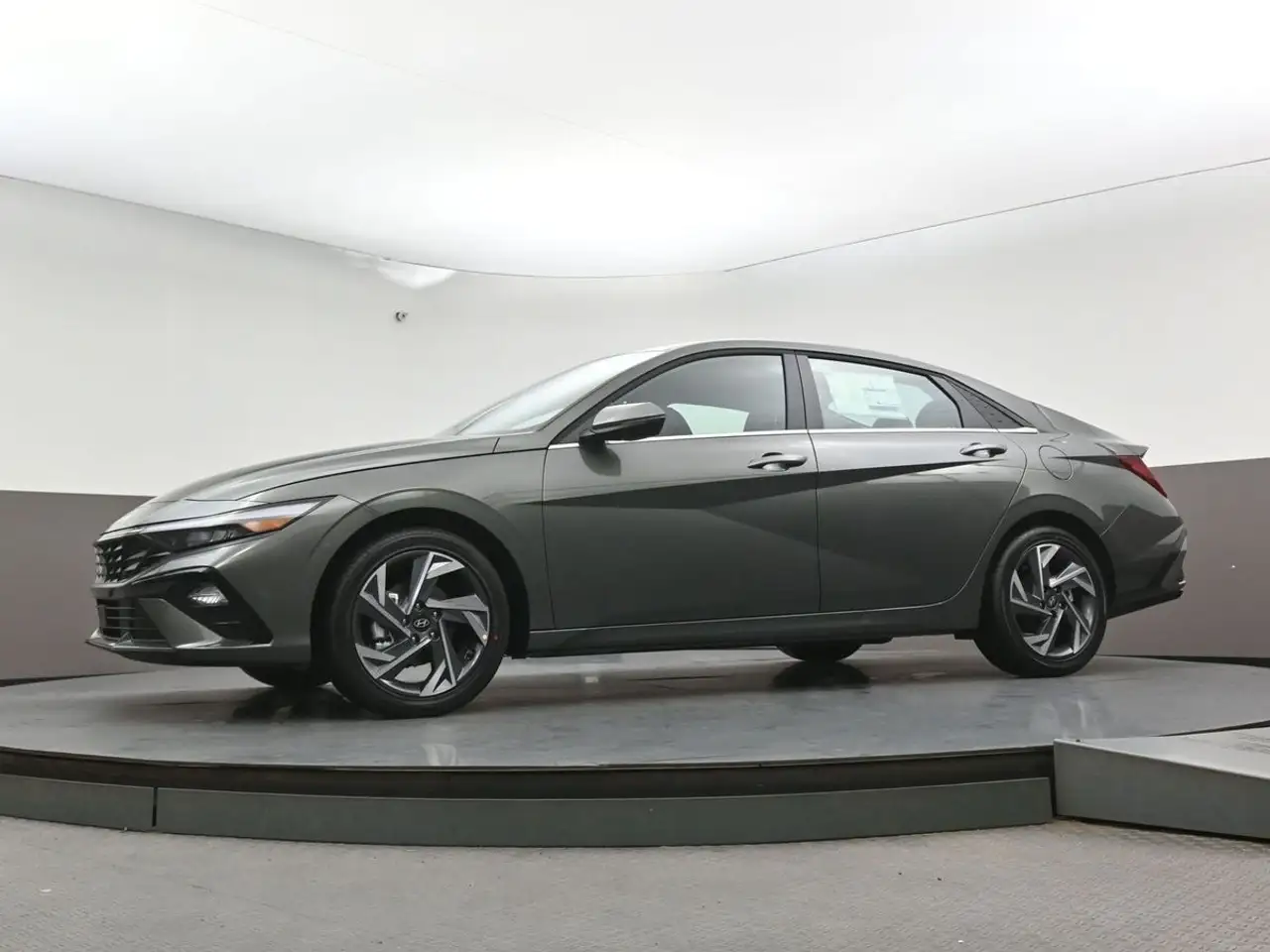 Hyundai ELANTRA fotografie Hyundai ELANTRA