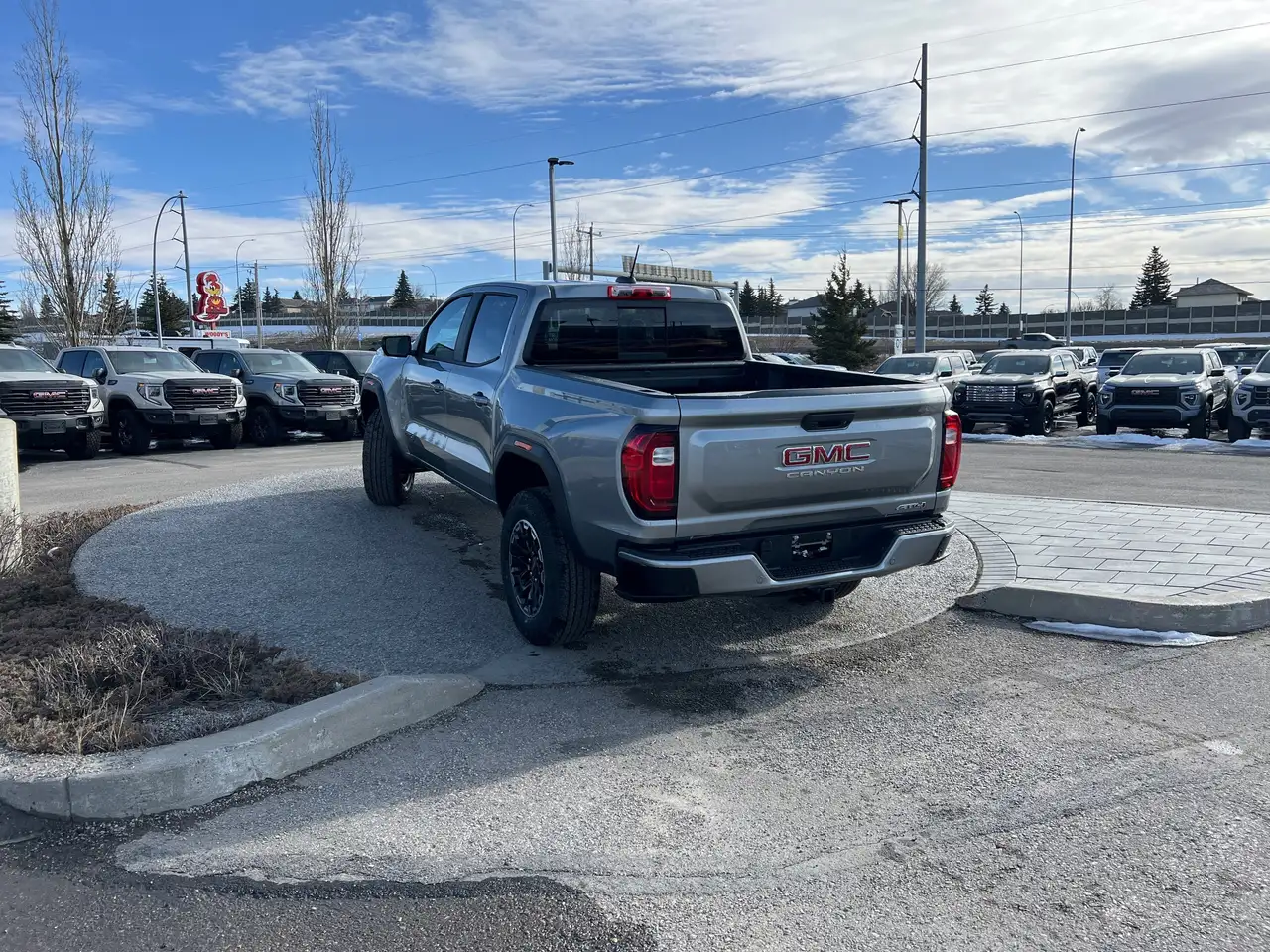 GMC Canyon photo GMC Canyon