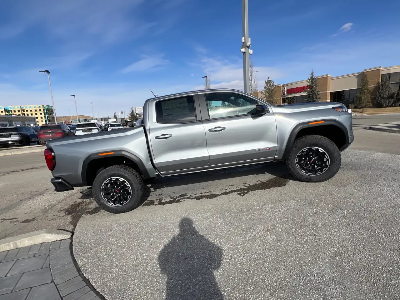 GMC Canyon photo GMC Canyon