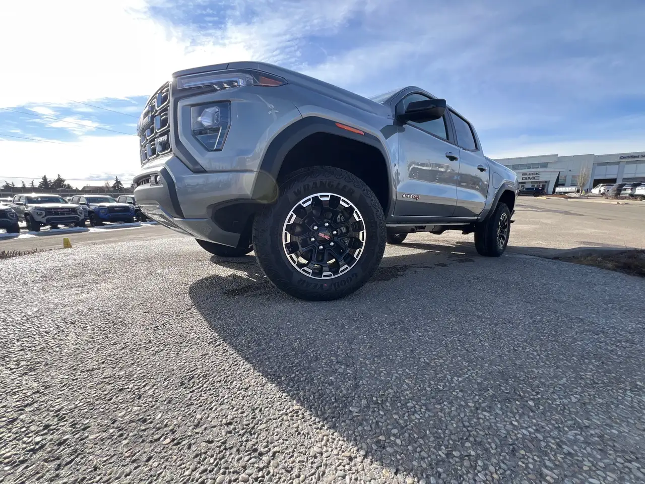 GMC Canyon photo GMC Canyon