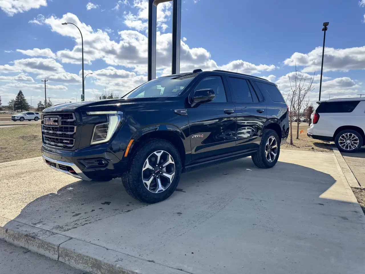 GMC Yukon снимка GMC Yukon