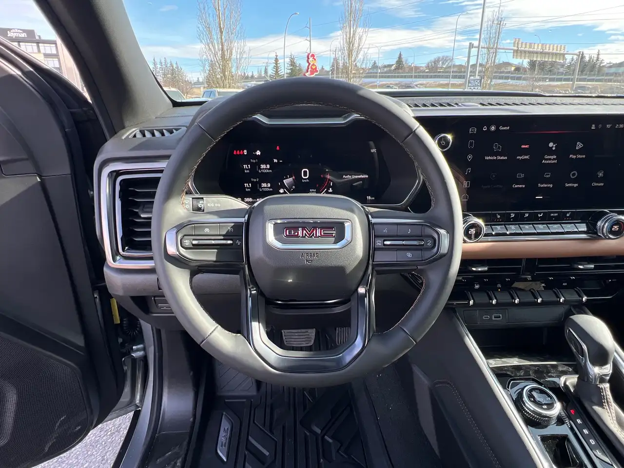 GMC Canyon photo GMC Canyon