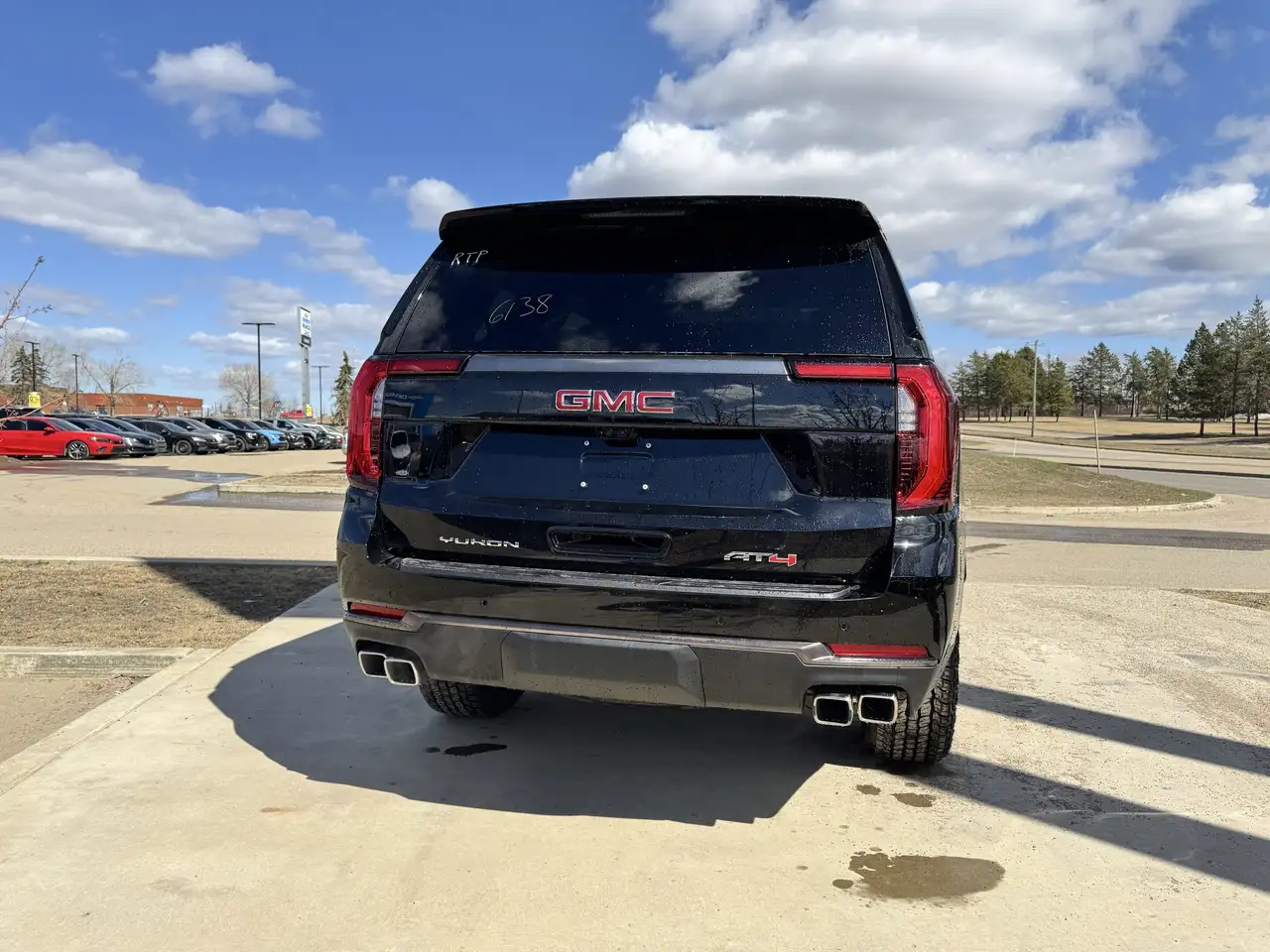 GMC Yukon снимка GMC Yukon