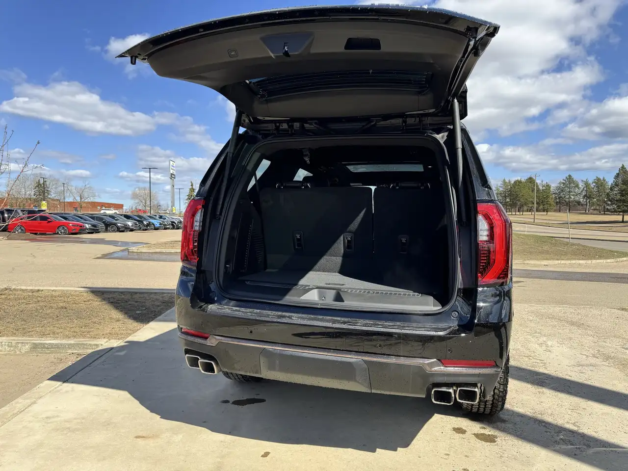 GMC Yukon снимка GMC Yukon