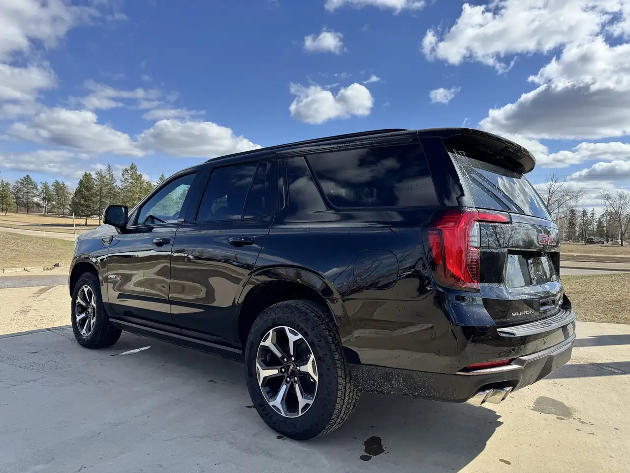 GMC Yukon снимка GMC Yukon
