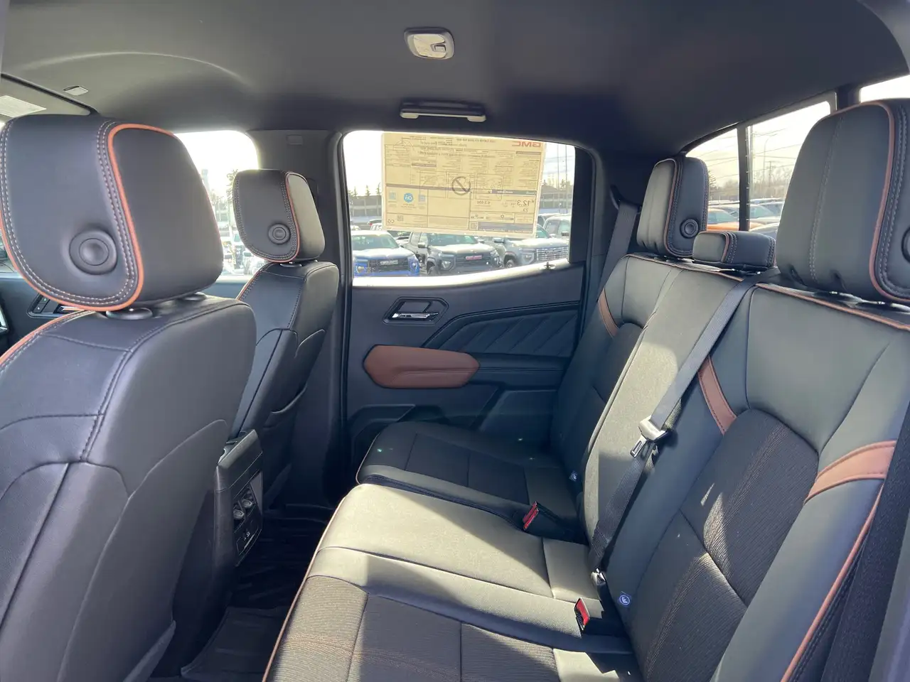 GMC Canyon photo GMC Canyon